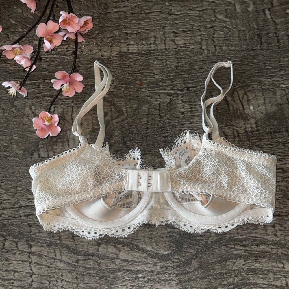 Victoria's Secret 34C Lace Balconette Bra Cream Ivory Sheer Unlined Eyelash - Picture 2 of 5